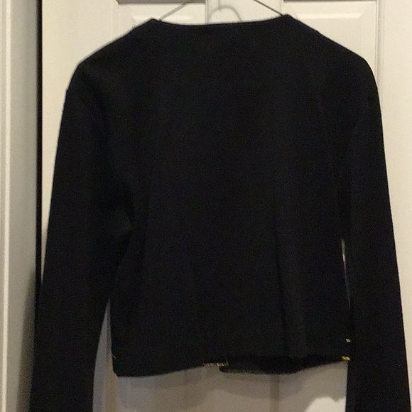 Topper with beautiful embroidery and different colored beads lining the opening. - Picture 5 of 5